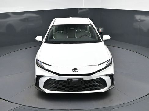 Used 2025 Toyota Camry SE w/ Convenience Package image 38