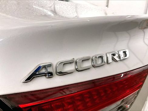 Used 2019 Honda Accord EX image 13