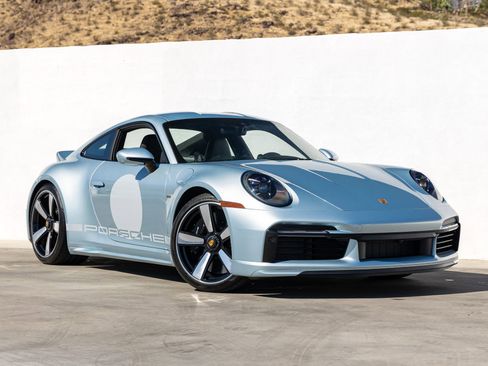 Certified 2023 Porsche 911 Sport Classic RWD image 9