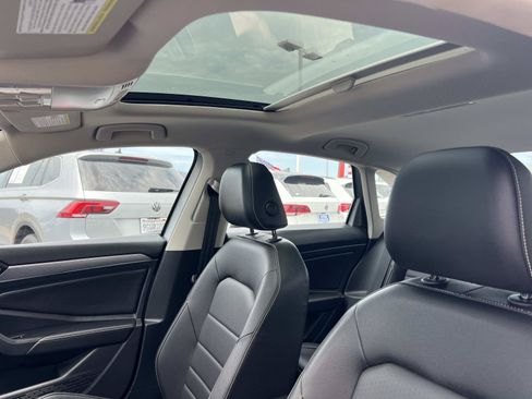 Certified 2024 Volkswagen Jetta SE FWD image 19