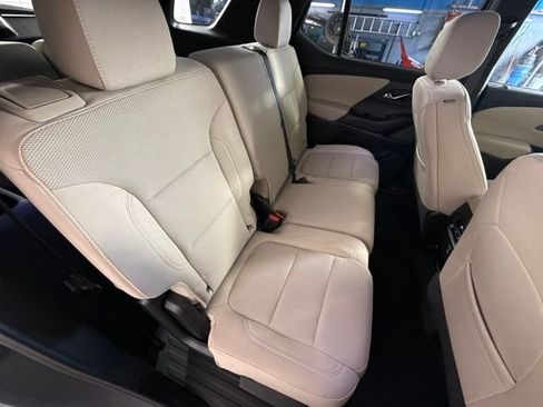 Used 2023 Chevrolet Traverse LS AWD/4WD image 30