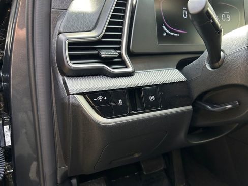 Used 2024 Kia Sportage LX AWD/4WD image 19