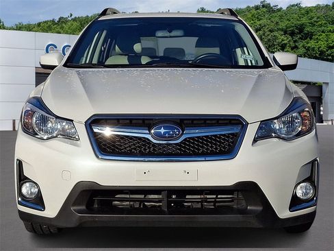 Used 2016 Subaru Crosstrek 2.0i Premium image 2