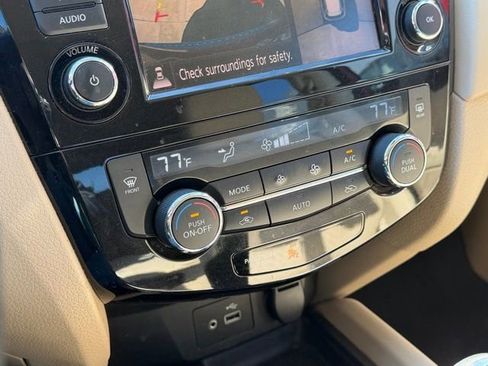 Used 2019 Nissan Rogue SV w/ Premium Package image 21