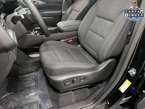 Used 2025 Chevrolet Traverse LT w/ Driver Confidence Package AWD/4WD image 11