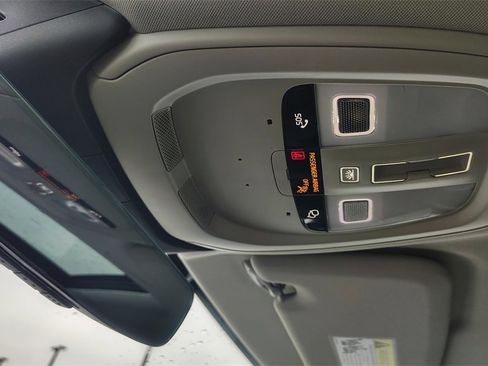 Certified 2025 Volvo V60 B5 Cross Country Plus image 24