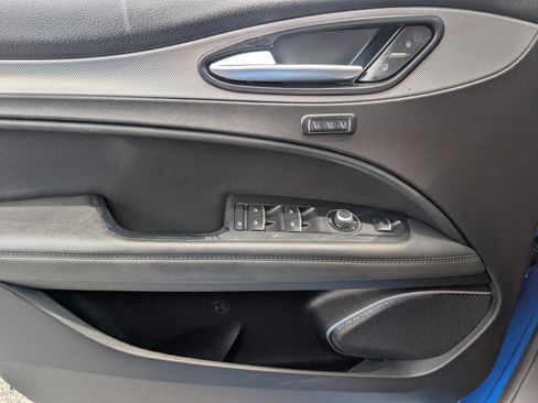 Used 2022 Alfa Romeo Stelvio Veloce image 32