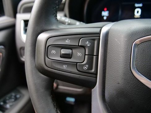 Used 2024 GMC Yukon XL SLT w/ SLT Luxury Package image 18