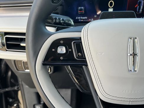 New 2026 Lincoln Aviator 2WD image 11