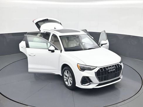 Used 2021 Audi Q3 2.0T Premium w/ Convenience Package AWD/4WD image 29