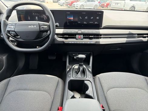 Certified 2025 Kia K4 FWD image 9
