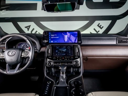 Used 2024 Lexus LX 600 4WD w/ Appearance Package image 2