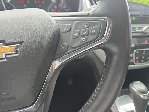 Used 2020 Chevrolet Equinox Premier FWD image 16