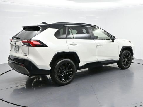 Used 2022 Toyota RAV4 XSE AWD/4WD image 7