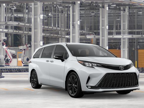 New 2026 Toyota Sienna XSE FWD image 17