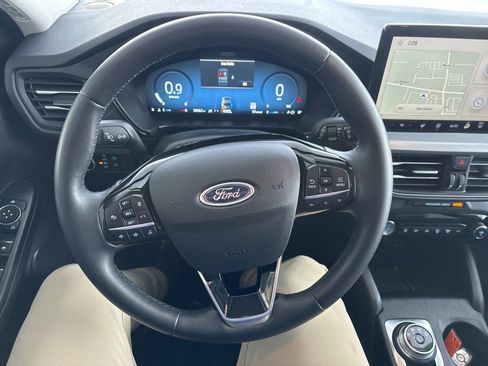 Used 2024 Ford Escape Platinum image 11