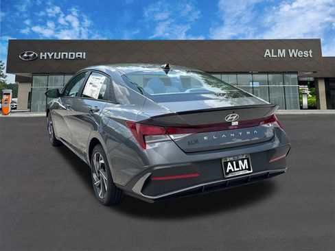 New 2025 Hyundai Elantra Sport image 7