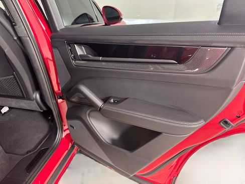 Certified 2026 Porsche Cayenne GTS AWD/4WD image 44