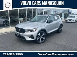 Certified 2025 Volvo XC40 B5 Plus AWD/4WD video 1