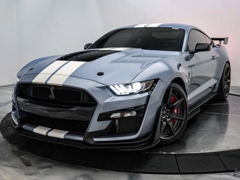 Used 2022 Ford Mustang Shelby GT500 w/ Carbon Fiber Track Pack RWD image 6