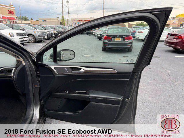 Used 2018 Ford Fusion SE w/ Fusion SE Technology Package AWD/4WD image 16