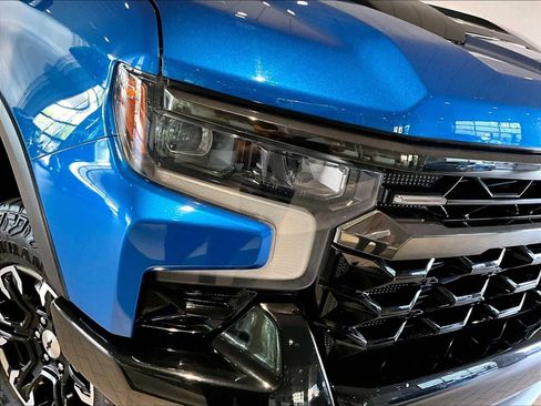 Used 2022 Chevrolet Silverado 1500 ZR2 w/ Technology Package AWD/4WD image 15