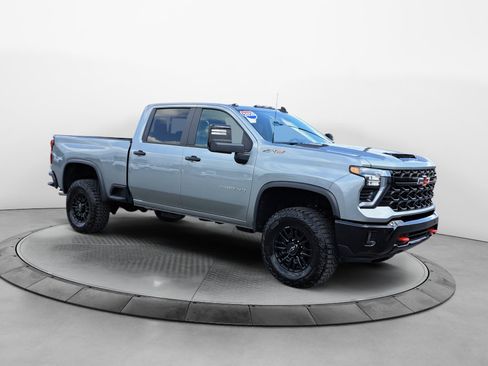 Used 2026 Chevrolet Silverado 2500 ZR2 AWD/4WD image 1