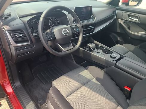 Used 2025 Nissan Rogue SV AWD/4WD image 14