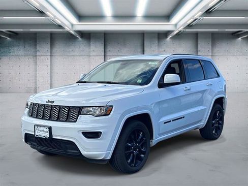 Used 2022 Jeep Grand Cherokee Laredo X AWD/4WD image 1