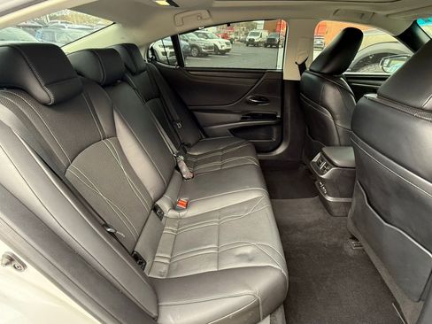 Used 2023 Lexus ES 350 Ultra Luxury image 13