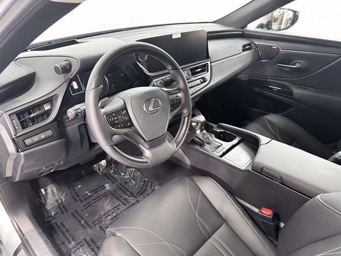 New 2025 Lexus ES 350 Ultra Luxury image 5