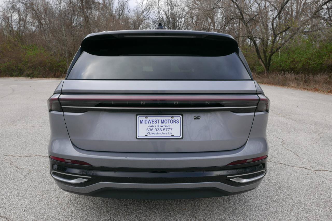Used 2024 Lincoln Nautilus Reserve AWD/4WD image 13