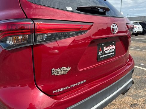 Used 2023 Toyota Highlander XSE FWD image 48