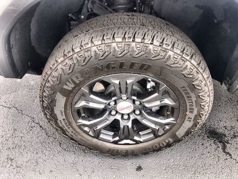 Certified 2024 GMC Canyon Elevation w/ Elevation Premium Package image 10