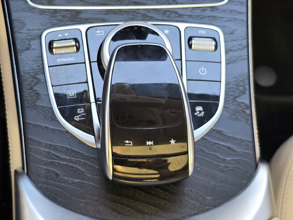 Used 2019 Mercedes-Benz GLC 350e 4MATIC image 27