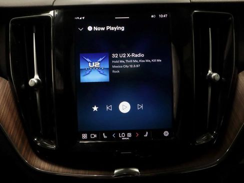 Used 2023 Volvo XC60 B5 Plus AWD/4WD image 4