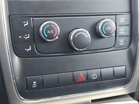 Used 2013 Jeep Grand Cherokee Laredo image 28