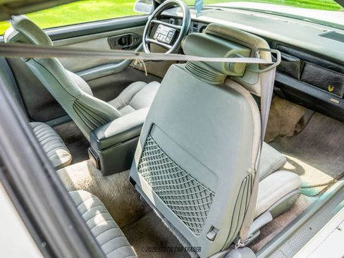 Used 1989 Pontiac Firebird Trans Am RWD image 65