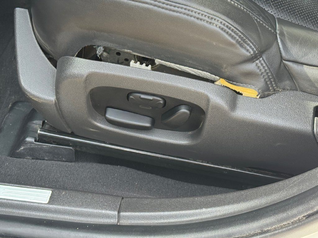 Used 2009 Lincoln MKS AWD image 17