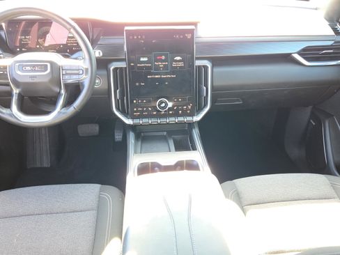 Used 2025 GMC Acadia Elevation image 17