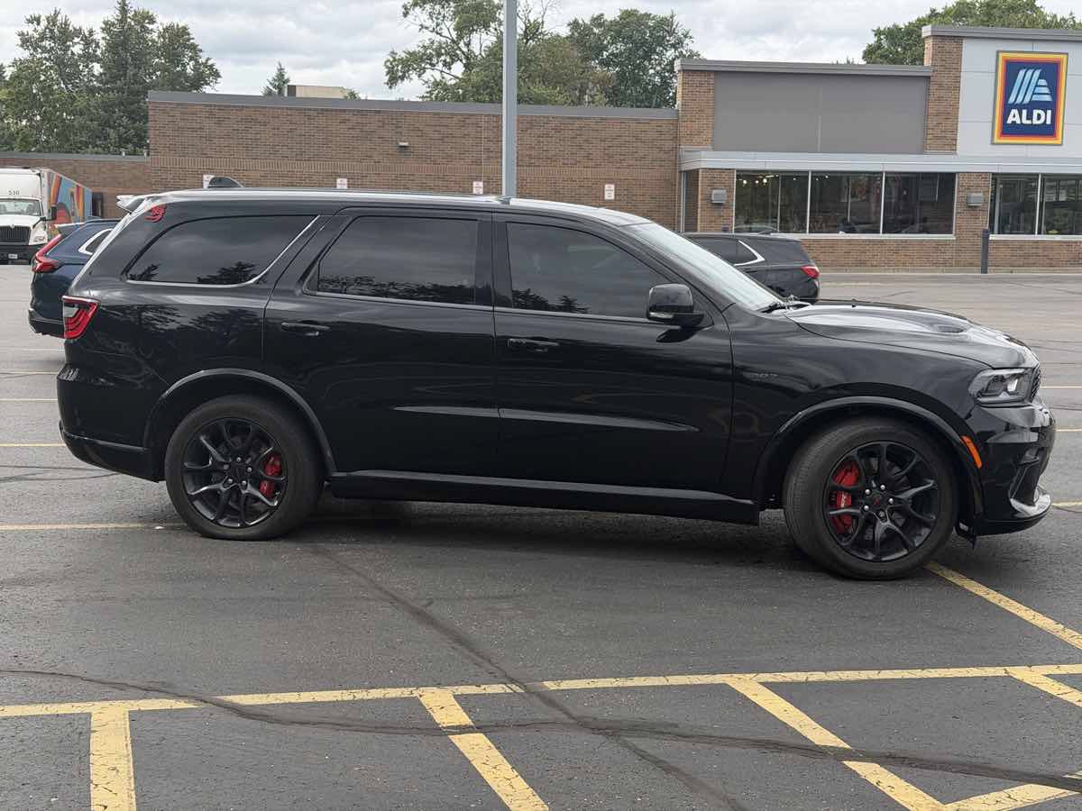 Used 2022 Dodge Durango SRT w/ Technology Group AWD/4WD image 5