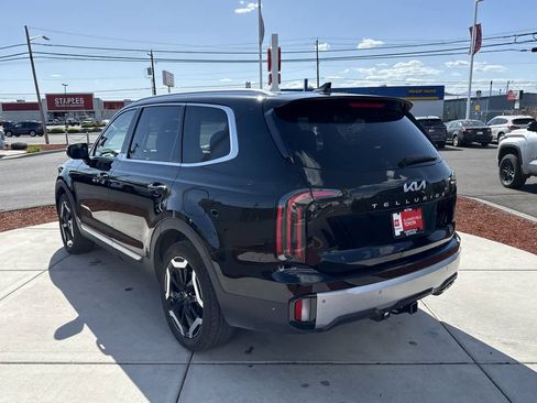 Used 2024 Kia Telluride EX w/ EX Captain's Chair Package AWD/4WD image 5