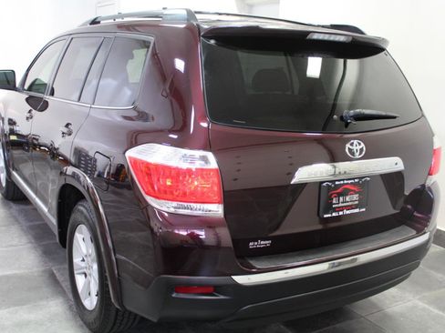 Used 2013 Toyota Highlander SE image 4