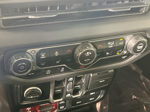 Used 2024 Jeep Wrangler Unlimited Rubicon w/ Convenience Group image 15