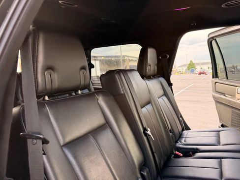Used 2015 Ford Expedition XLT w/ Equipment Group 202A RWD image 25