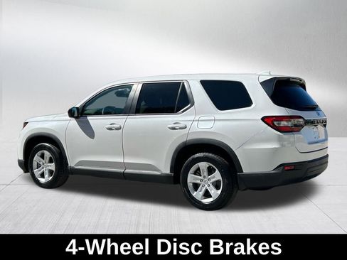 Used 2023 Honda Pilot LX image 8