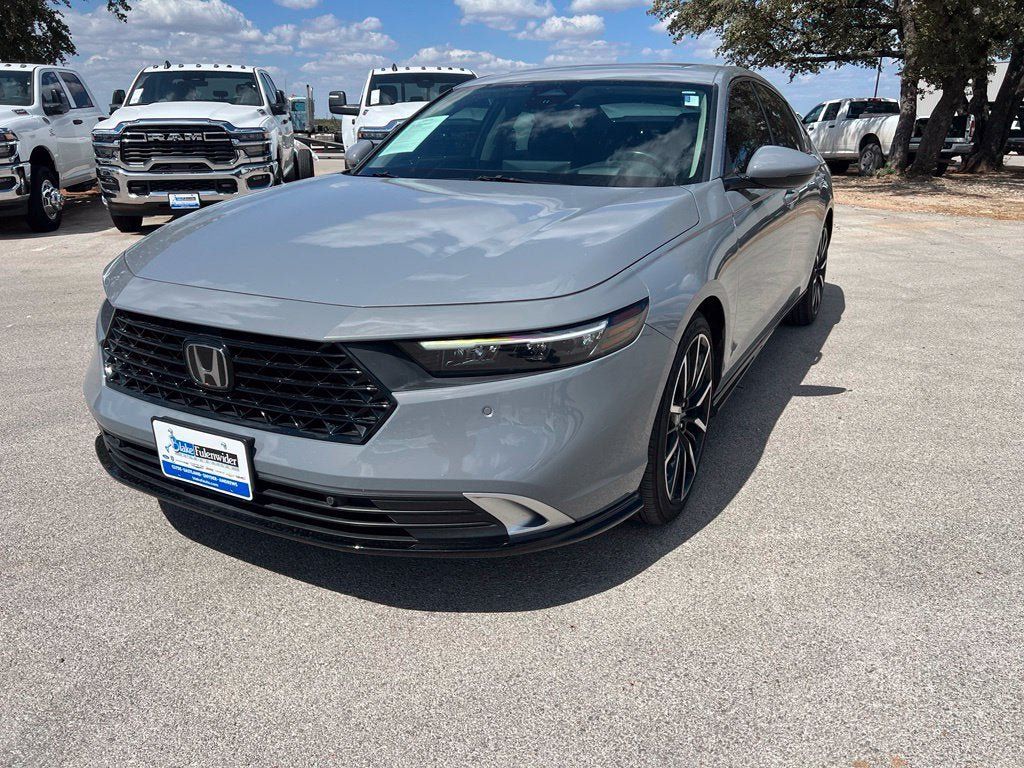 Used 2023 Honda Accord Touring image 1