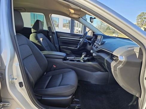 Used 2021 Nissan Altima 2.5 SV image 24