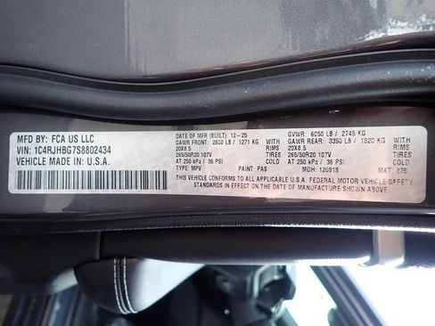 New 2025 Jeep Grand Cherokee Limited w/ Black Appearance Package image 16