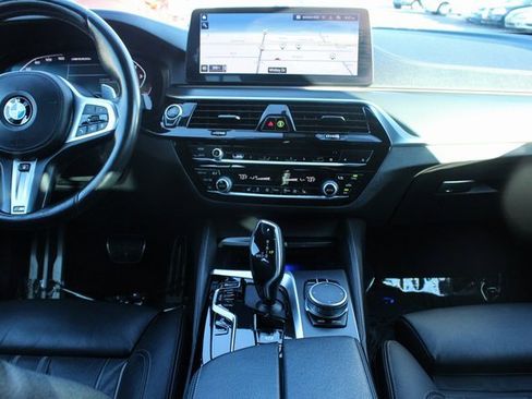 Used 2021 BMW M550i xDrive image 18
